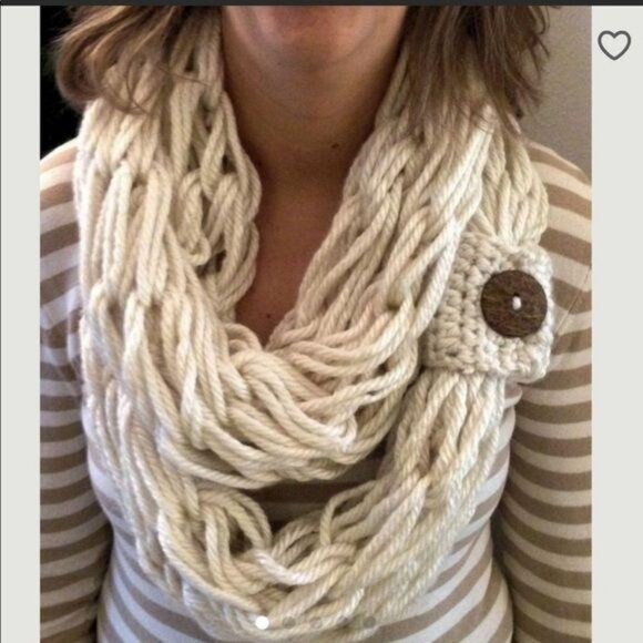 Mun and Me Fashion Cream Arm Knit Scarf Removable Coconut Shell Button Cuff One - Picture 1 of 2